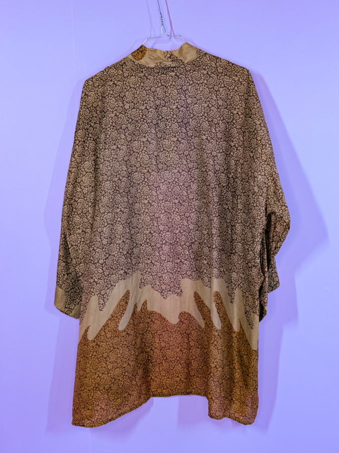 Monya Silkemix kimono no 1777 fra LÉ MOSCH, silkemix kimono syet i Indien, unik kort kimono i fine farver,  
