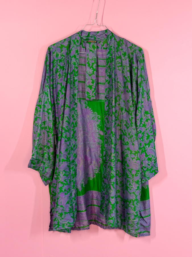 Monya Silkemix kimono no 1778 fra LÉ MOSCH, silkemix kimono syet i Indien, unik kort kimono i fine farver,  