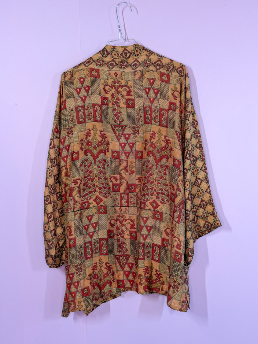 Monya Silkemix kimono no 1781 fra LÉ MOSCH, silkemix kimono syet i Indien, unik kort kimono i fine farver, 