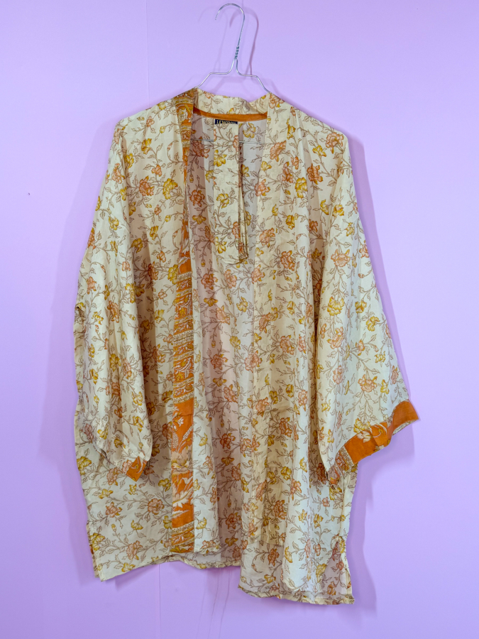 Monya Silkemix kimono no 1782 fra LÉ MOSCH, silkemix kimono syet i Indien, unik kort kimono i fine farver, 