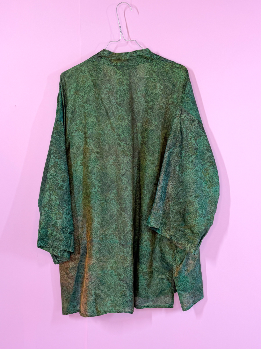 Monya Silkemix kimono no 1787 fra LÉ MOSCH, silkemix kimono syet i Indien, unik kort kimono i fine farver, 