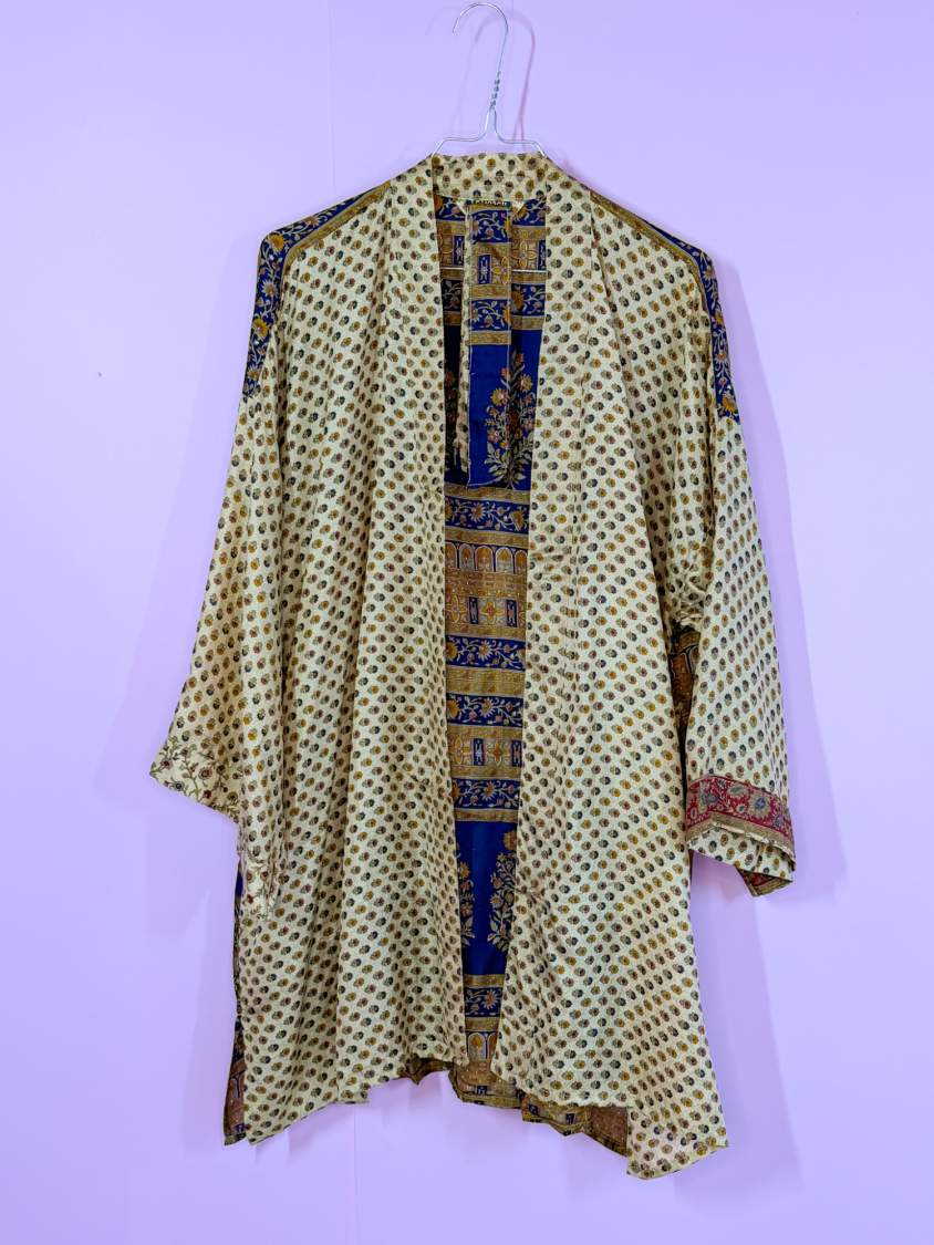 Monya Silkemix kimono no 1794 fra LÉ MOSCH, silkemix kimono syet i Indien, unik kort kimono i fine farver, 