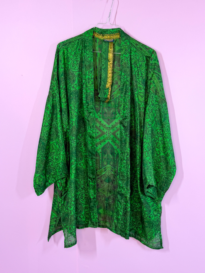 Monya Silkemix kimono no 1795 fra LÉ MOSCH, silkemix kimono syet i Indien, unik kort kimono i fine farver, 