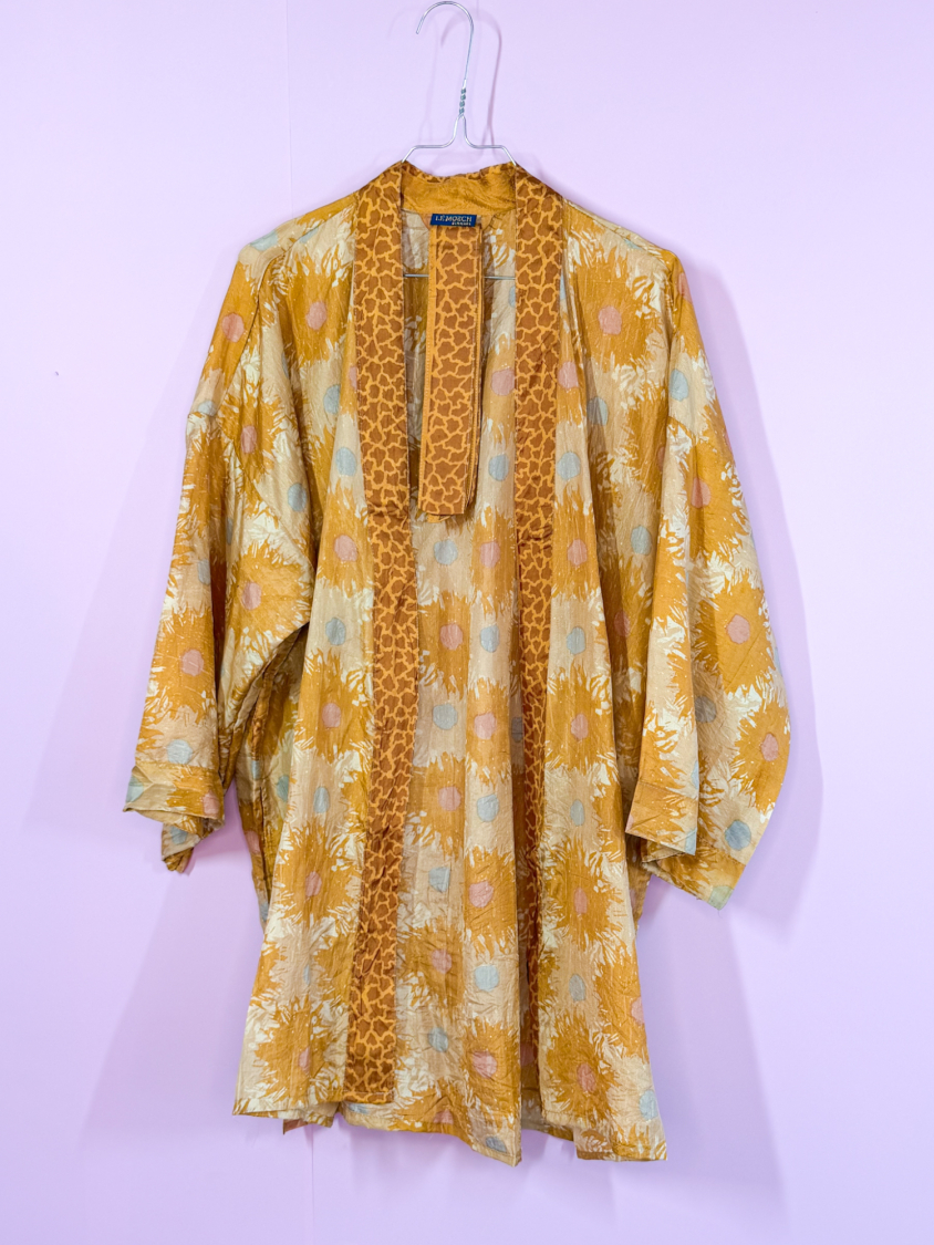 Monya Silkemix kimono no 1797 fra LÉ MOSCH, silkemix kimono syet i Indien, unik kort kimono i fine farver, 